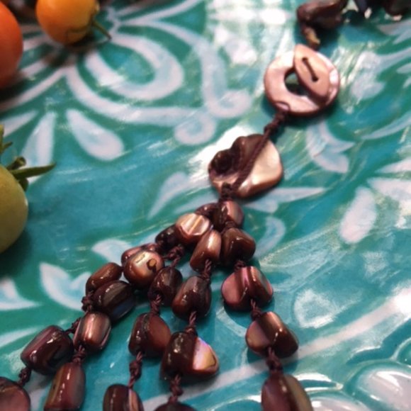 Stunning, 5 Stranded, Purple/Brown, Shell Necklace - Picture 4 of 6
